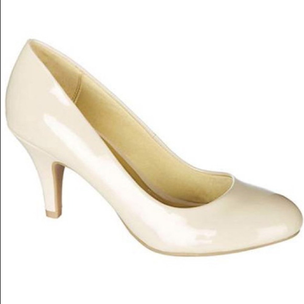 Mootsies Tootsies Women's Clover 9 Pump Nude